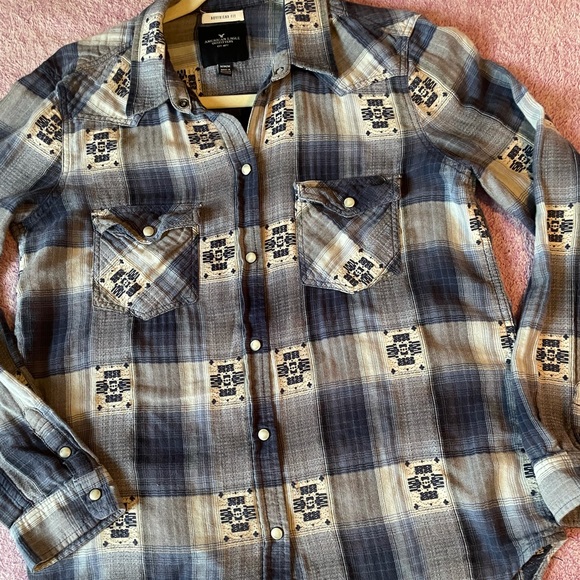 American Eagle Outfitters Tops - American Eagle Sz M long sleeved top